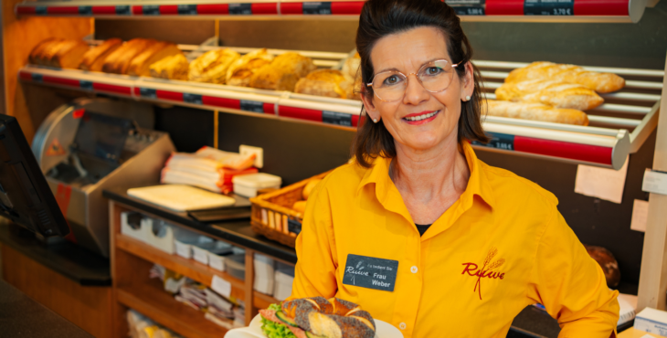 Verkäuferin bei der Bäckerei-Konditorei Ruwe in Bielefeld