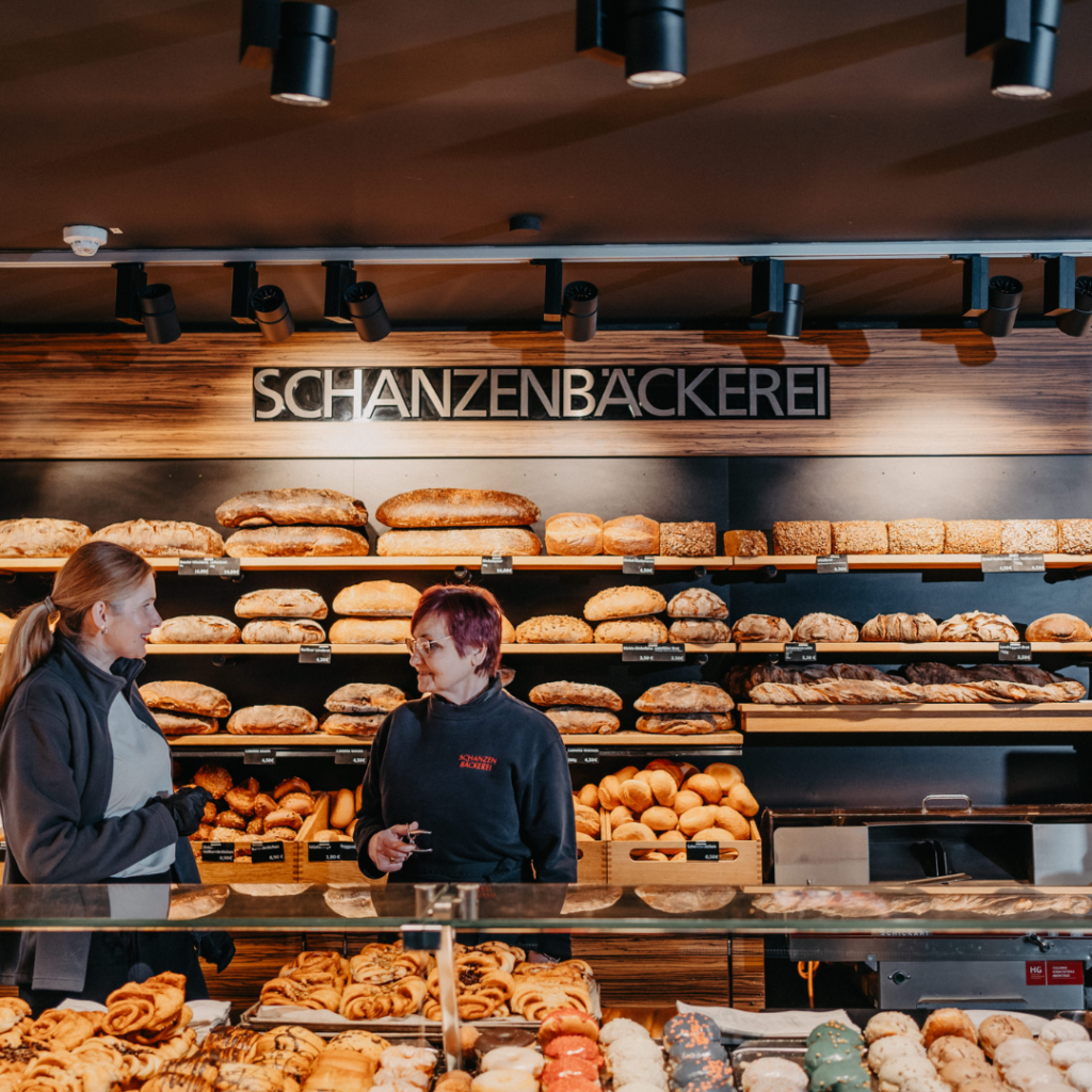 Verkäuferinnen bei der Schanzenbäckerei