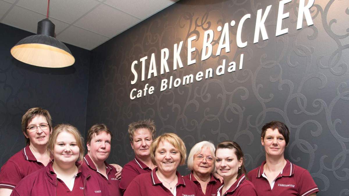 das_team_aus_dem_cafe_blomendal_freut_sich_auf_die_kunden.foto_starke_backer_kg